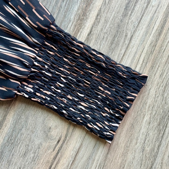 A New Day Black Tan Abstract Print Long Sleeve Blouse Size S - Picture 7 of 8